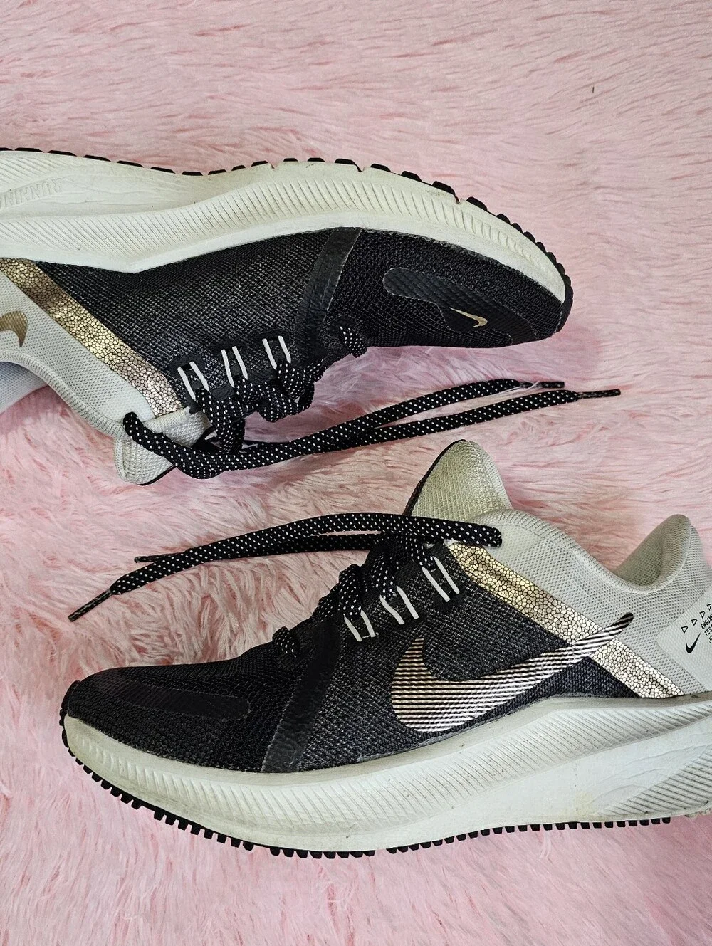 Sz7 Women Nike Quest 4 Premium Running Shoes Black Metallic Copper Coin Sneakers